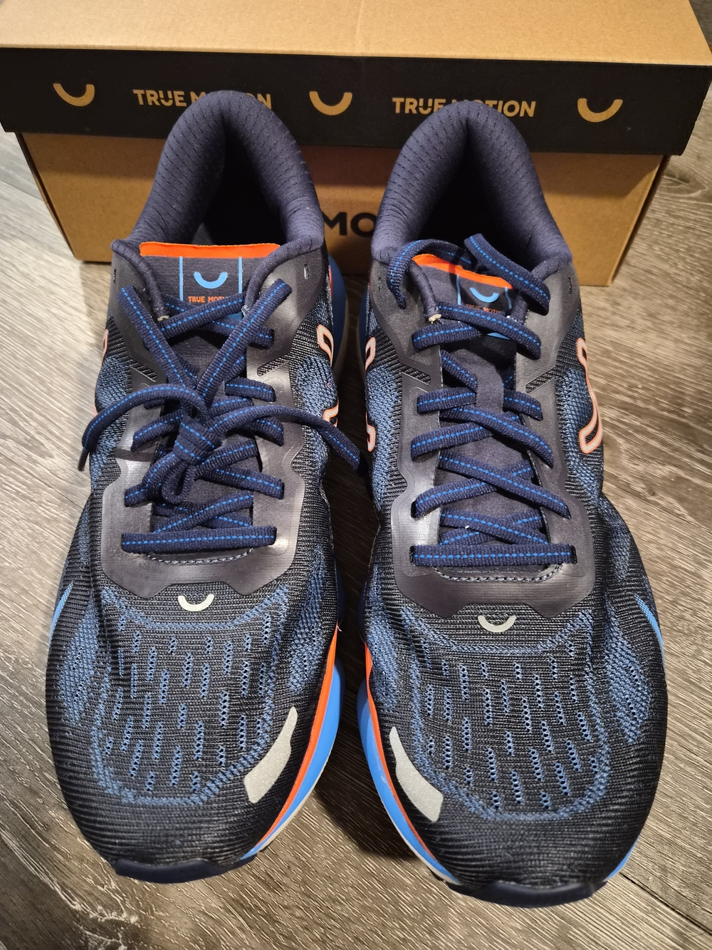 True Motion U-TECH Vichara Running Shoes Size 11 New with Box